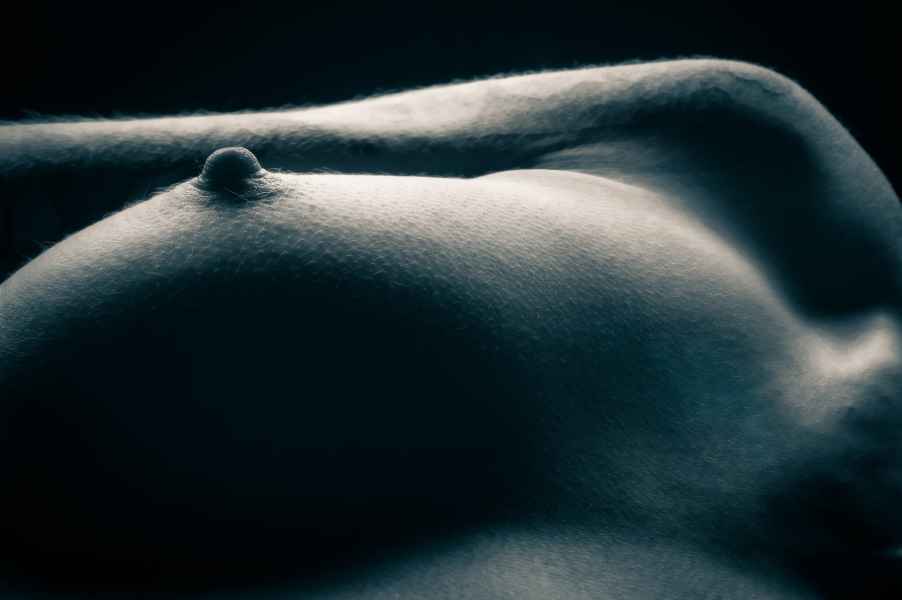 fotografia sensualna w czerni i bieli slask 055